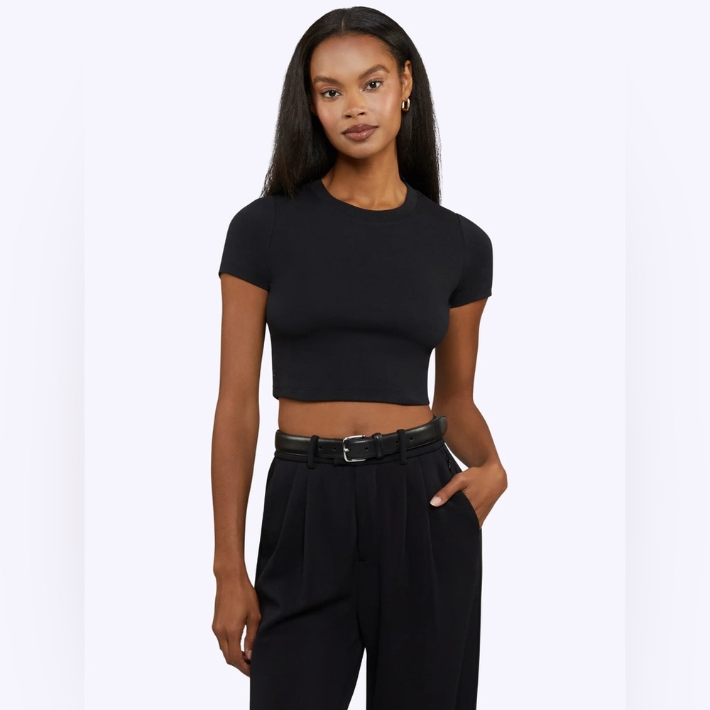 Cuts Tom Boy Tee Cropped Black Size M